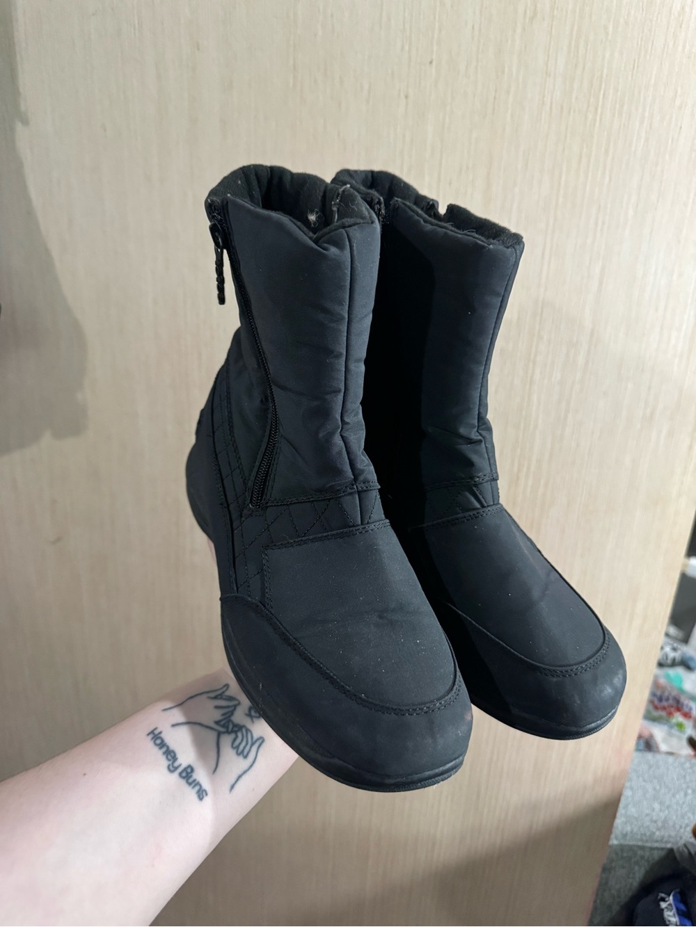 Women’s Totes Black Insulated Waterproof Winter Ankle Boots Size 10